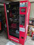 Automat VENDINGOWY do przekąsek z wrzutnikiem