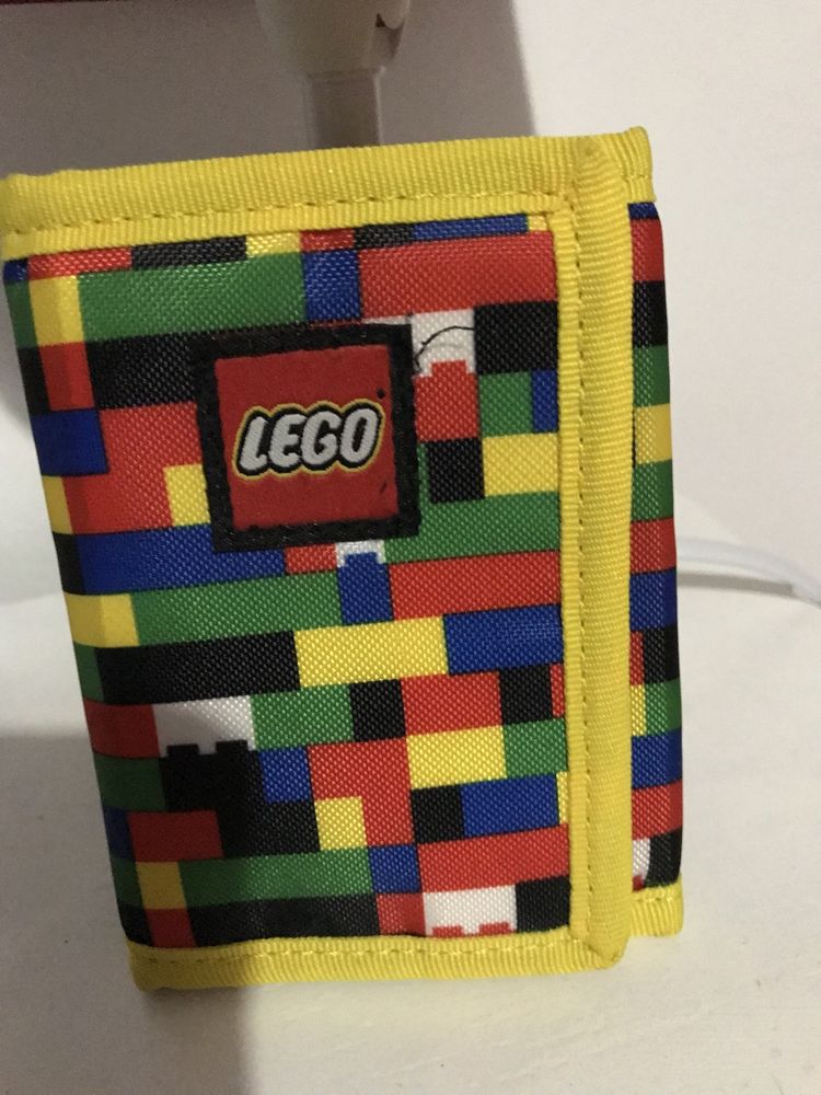 Carteira da Lego colorida