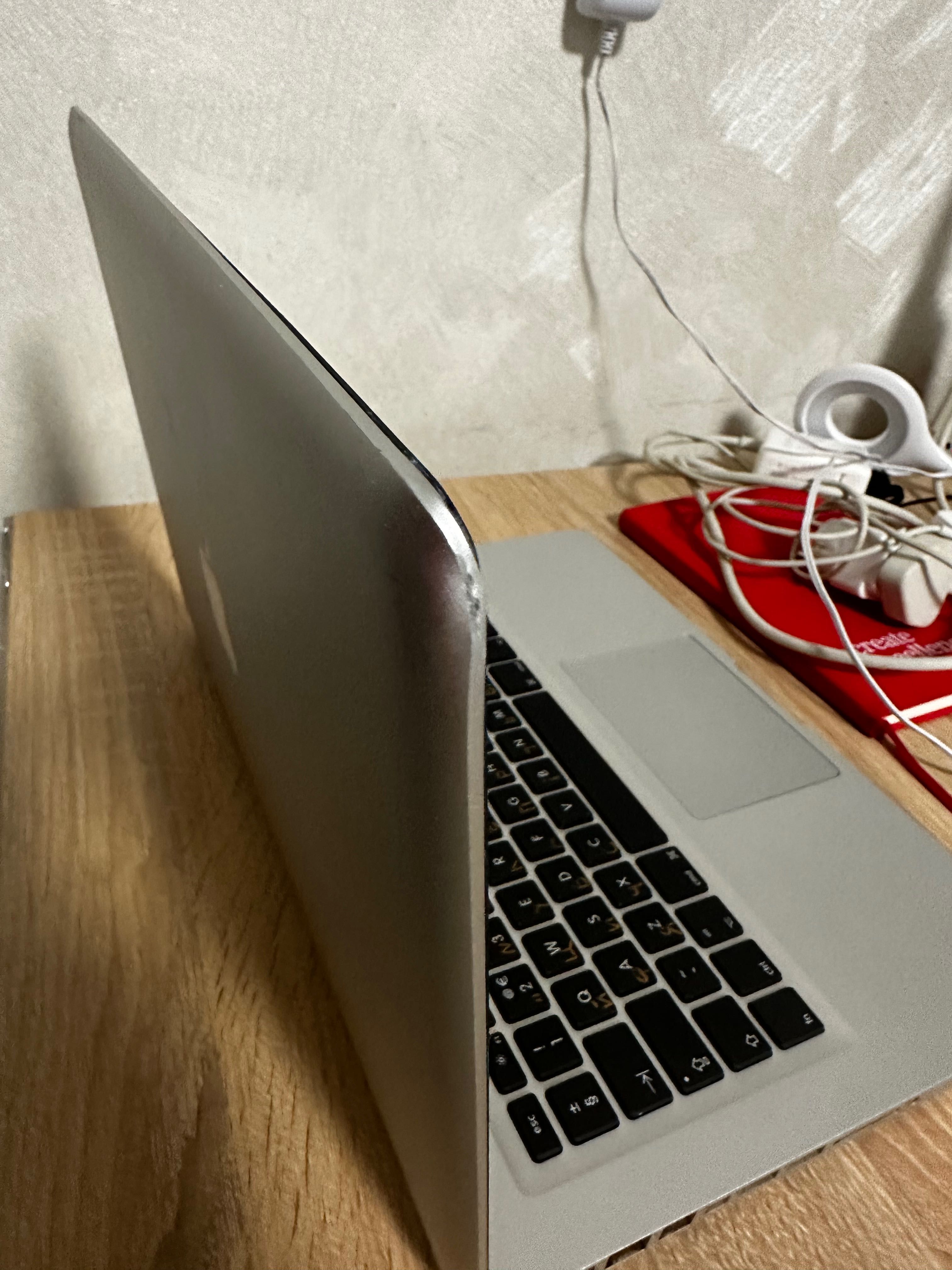 MacBook Pro 13 macOS 10.15.7