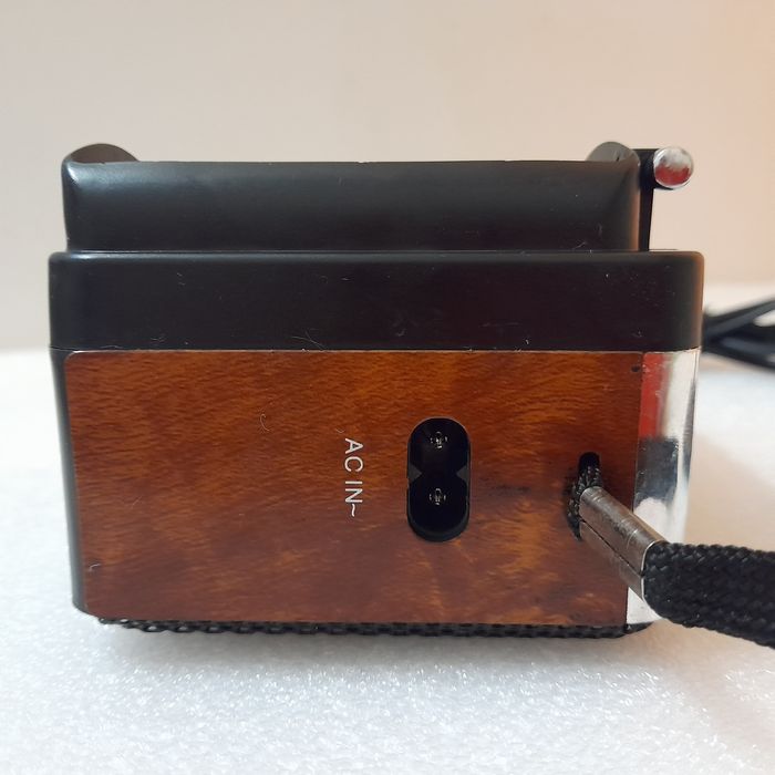 Радіоприймач "NEEKA" NK-204AC brown