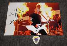 Автограф и медиатор Metallica. James Hetfield. Джеймс Хетфилд.