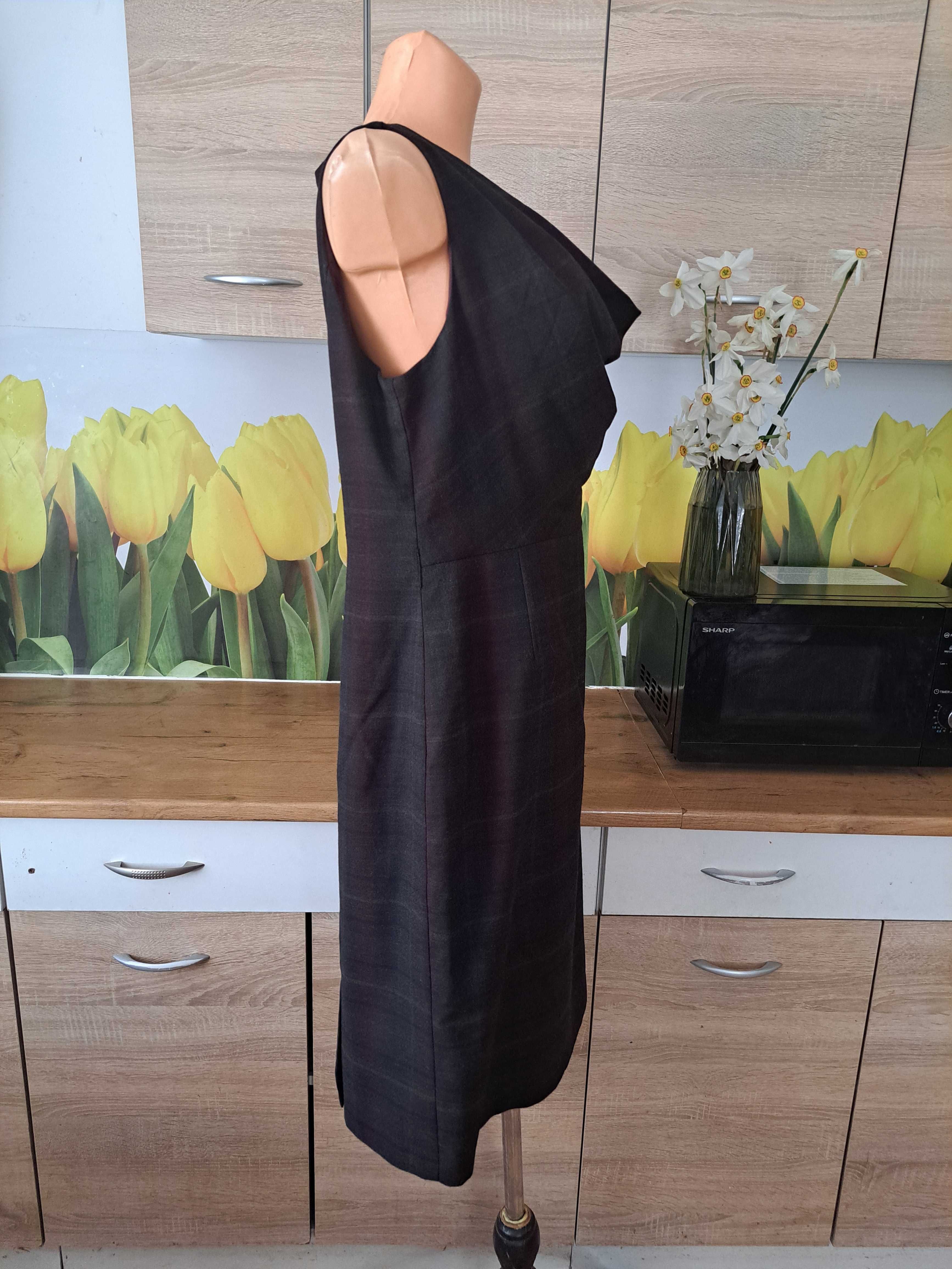 Biurowa sukienka F&F rozmiar 44 poliester/wiskoza, delikatna kratka