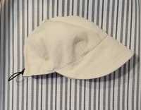 Beżowa czapka z daszkiem na lato przeciwsłoneczna