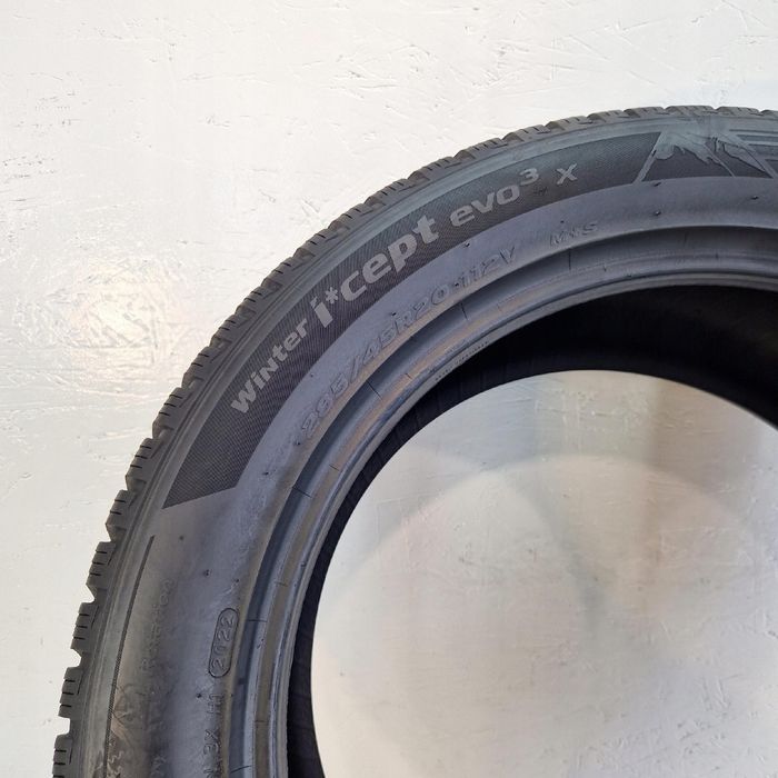 Opona Hankook Winter i*cept evo3 X 285/45r20 112V