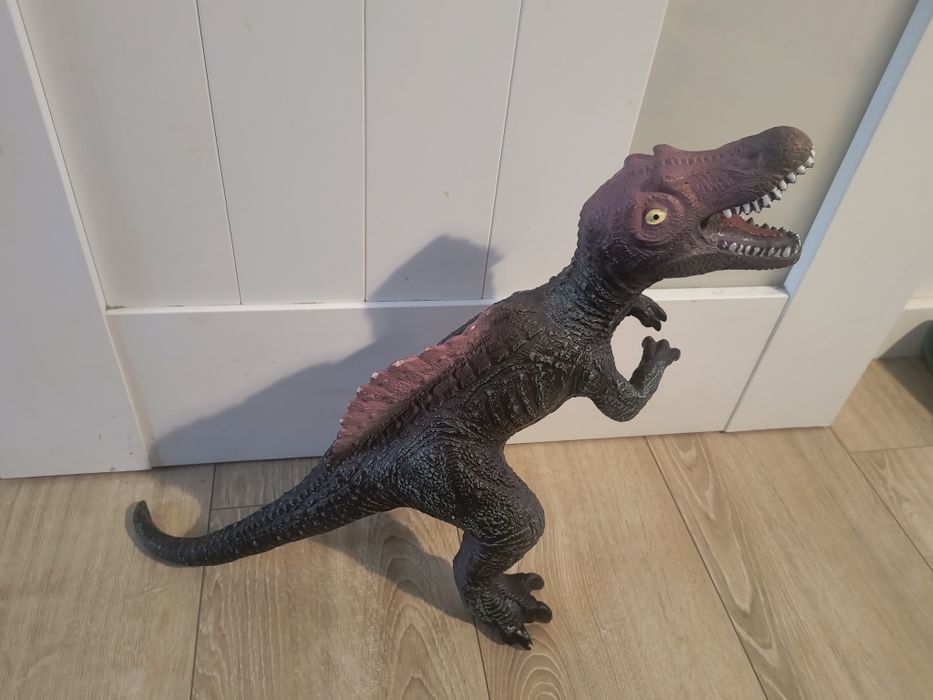 Spinozaur dinozaur gumowy