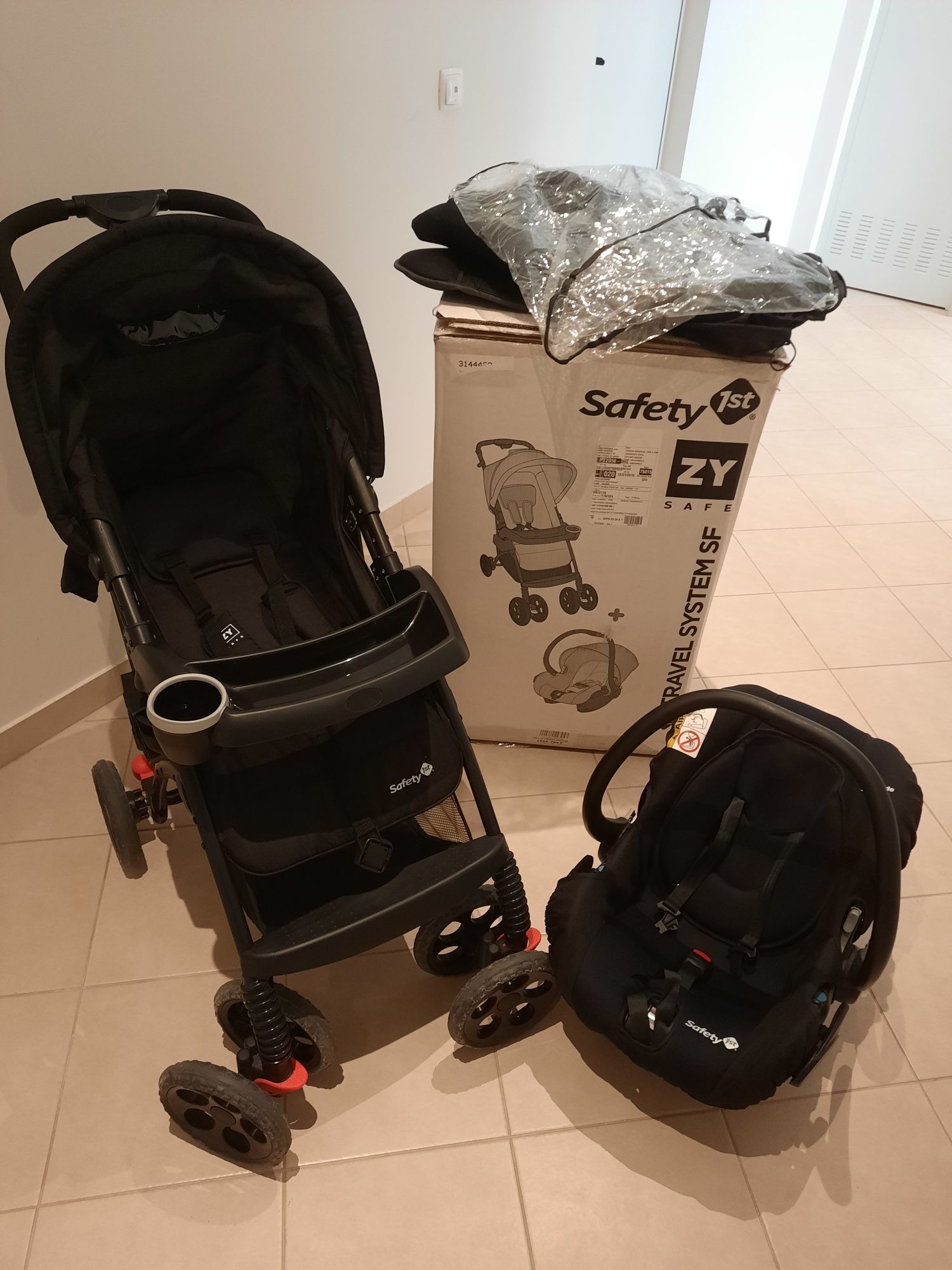 Carrinho de bebé Safety 1st-Travel System SF em preto