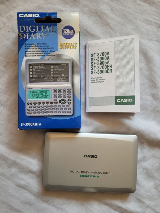Wielofunkcyjny notes elektroniczny Casio