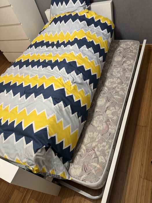 Cama solteiro com colchão 90x190cm