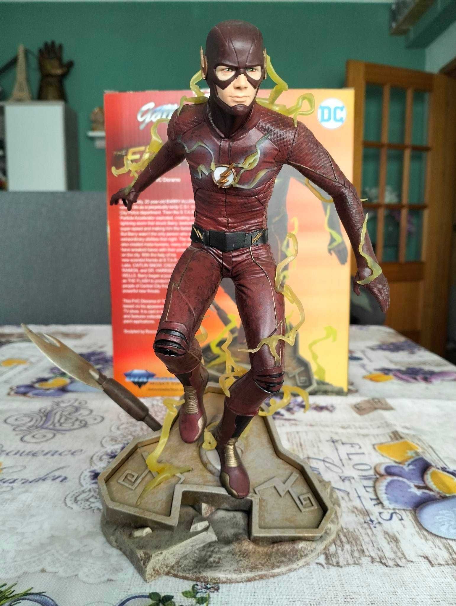 Estátua Flash DC