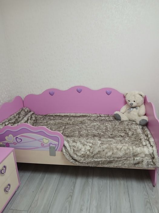 Дитячі меблі для дівчинки