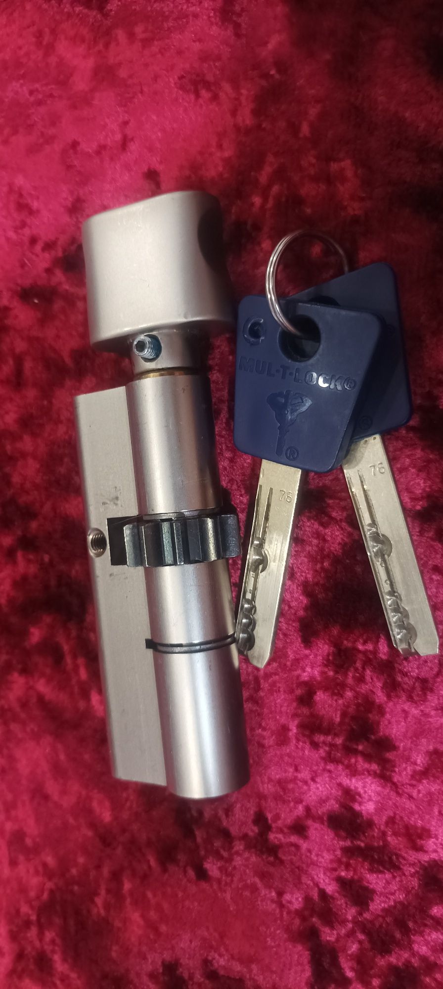 Циліндр MUL-T-LOCK 7х7+ два ключі.