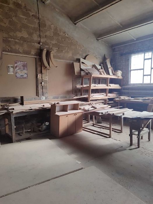 Продам   Комерцiйне виробничо складське примiщення   вул.Дрозда 7