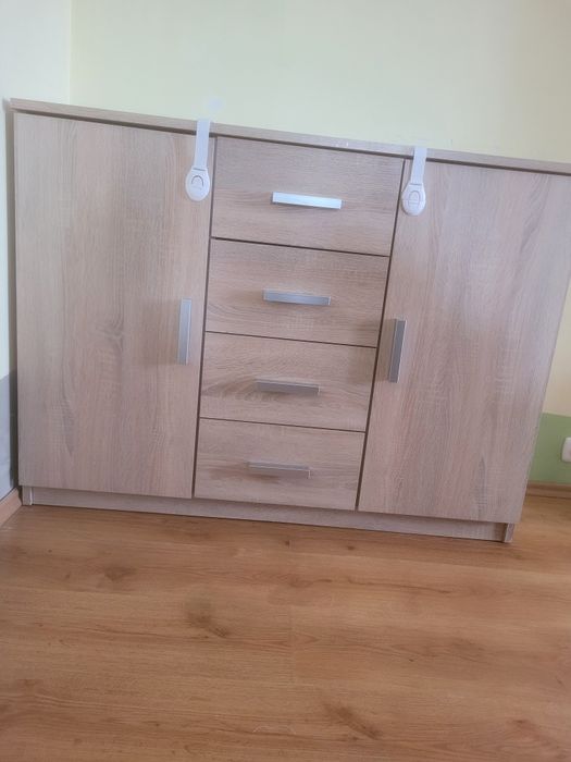 Komoda białe elementy ściągane