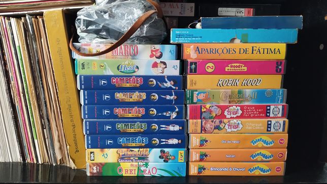 Cassetes VHS desenhos animados e documentários