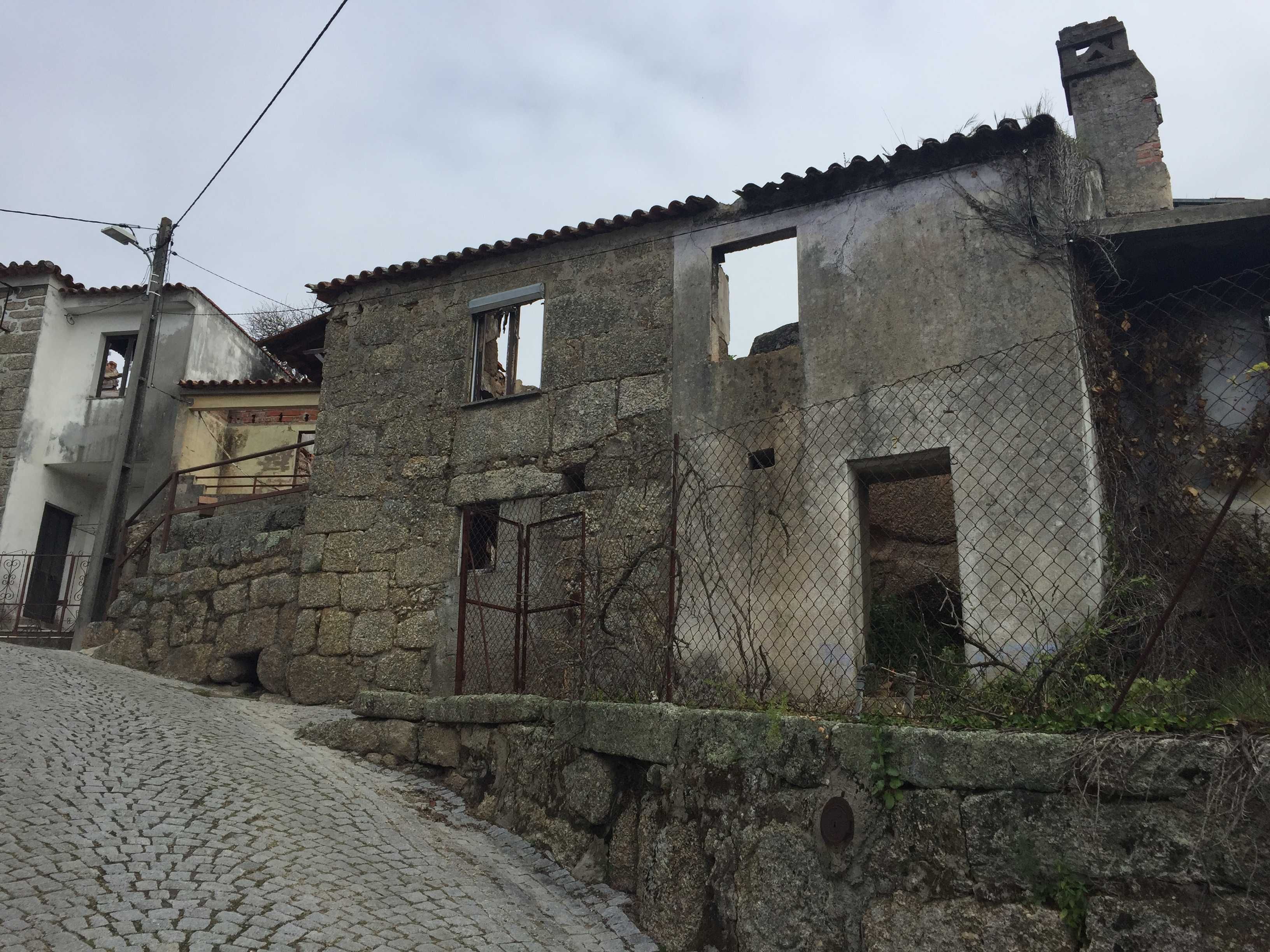 2 casas pedra granito - em restauro