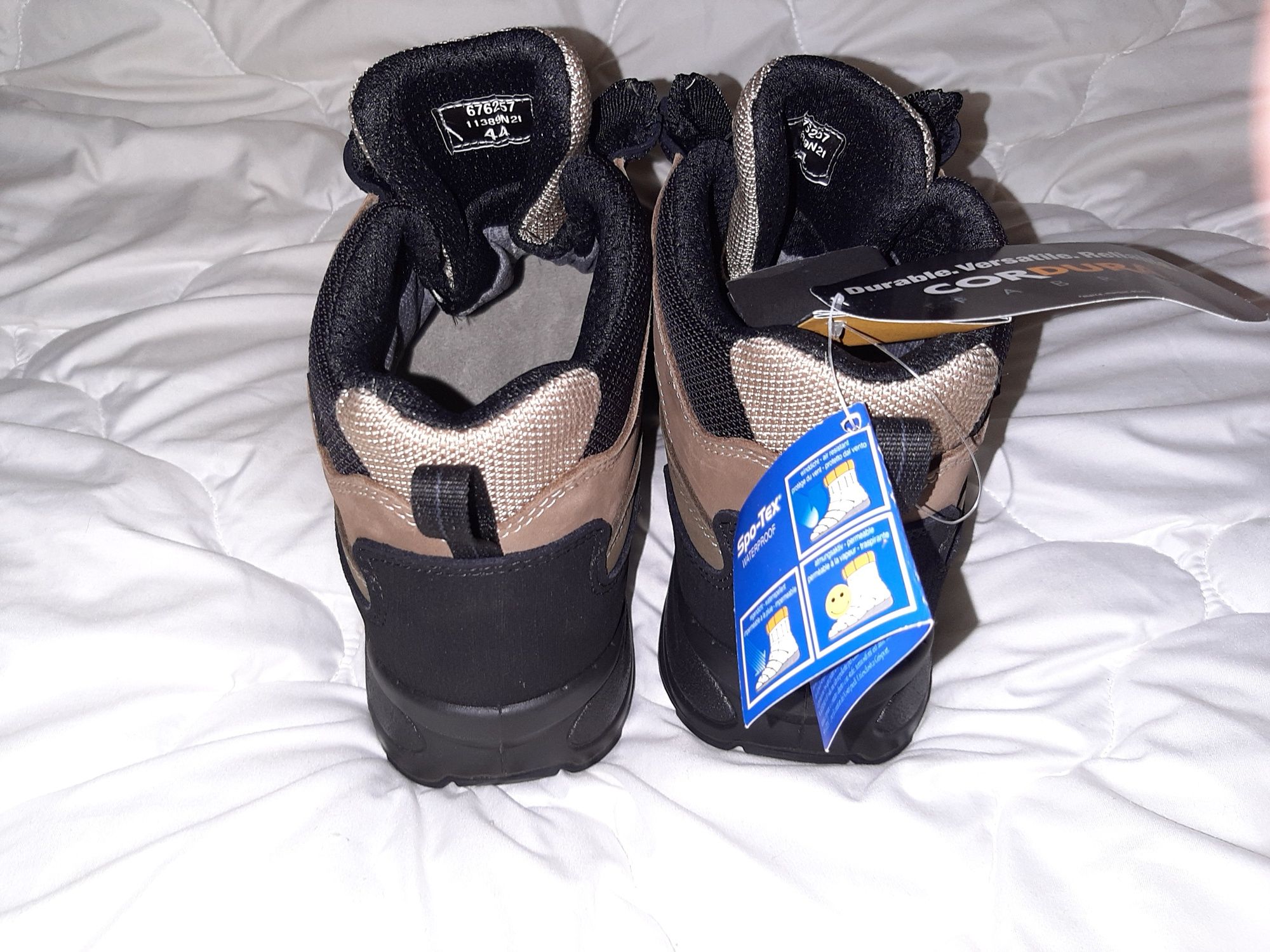 Продам чоботи GRISPORT,подошва VIBRAM,р.44,нубукові,коричневі.