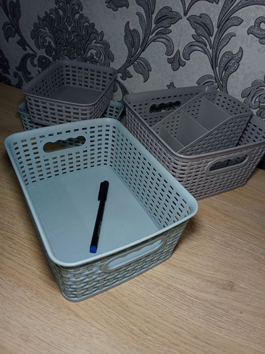 Кошик для білизни Curver Natural Style, та інші ящики і коробки.