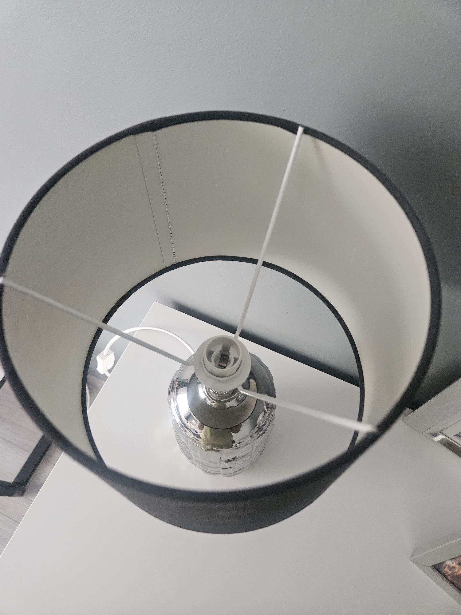 Lampa nocna Glamour srebrna z ciemnym kloszem 39 cm