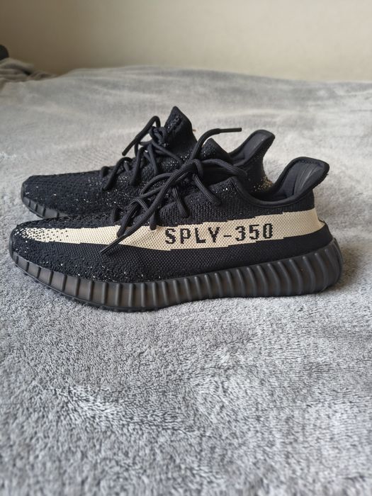 Adidas Yeezy Boost 350 V2 Core Black White 45 rozmiar