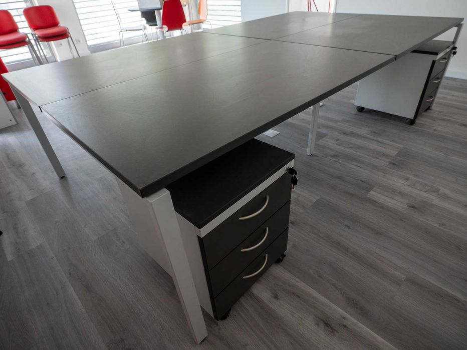 Secretárias / Ilha trabalho 4 lugares + Móveis de apoio 3 gavetas