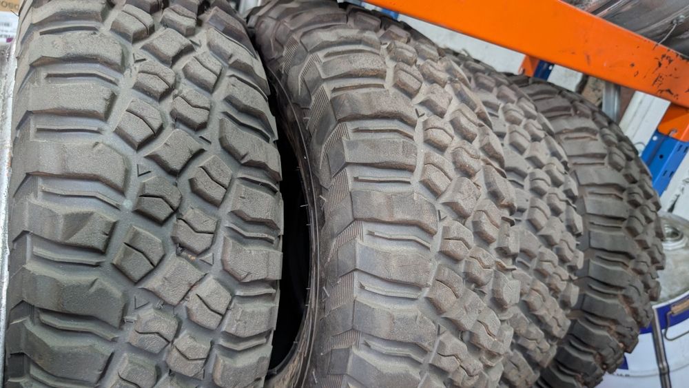 BF Goodrich KM3 28x10R14