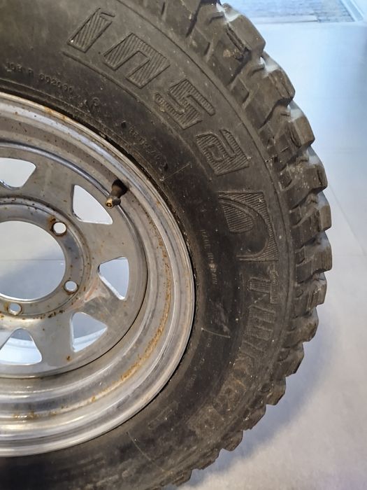 Pneus + Jantes 235/75 R15