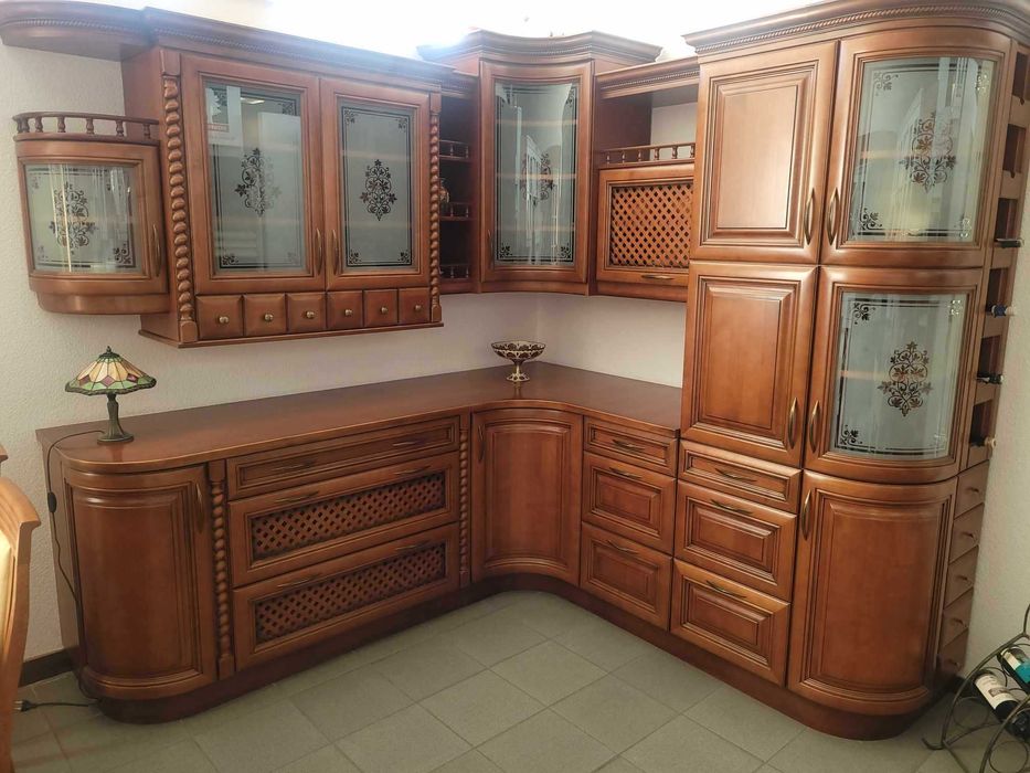 Kredens, stylowe meble do salonu lub jadalni - drewno olchowe lite