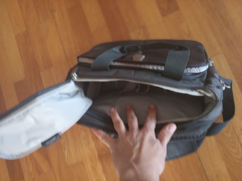 Necessaire marca Delsey excelente estado