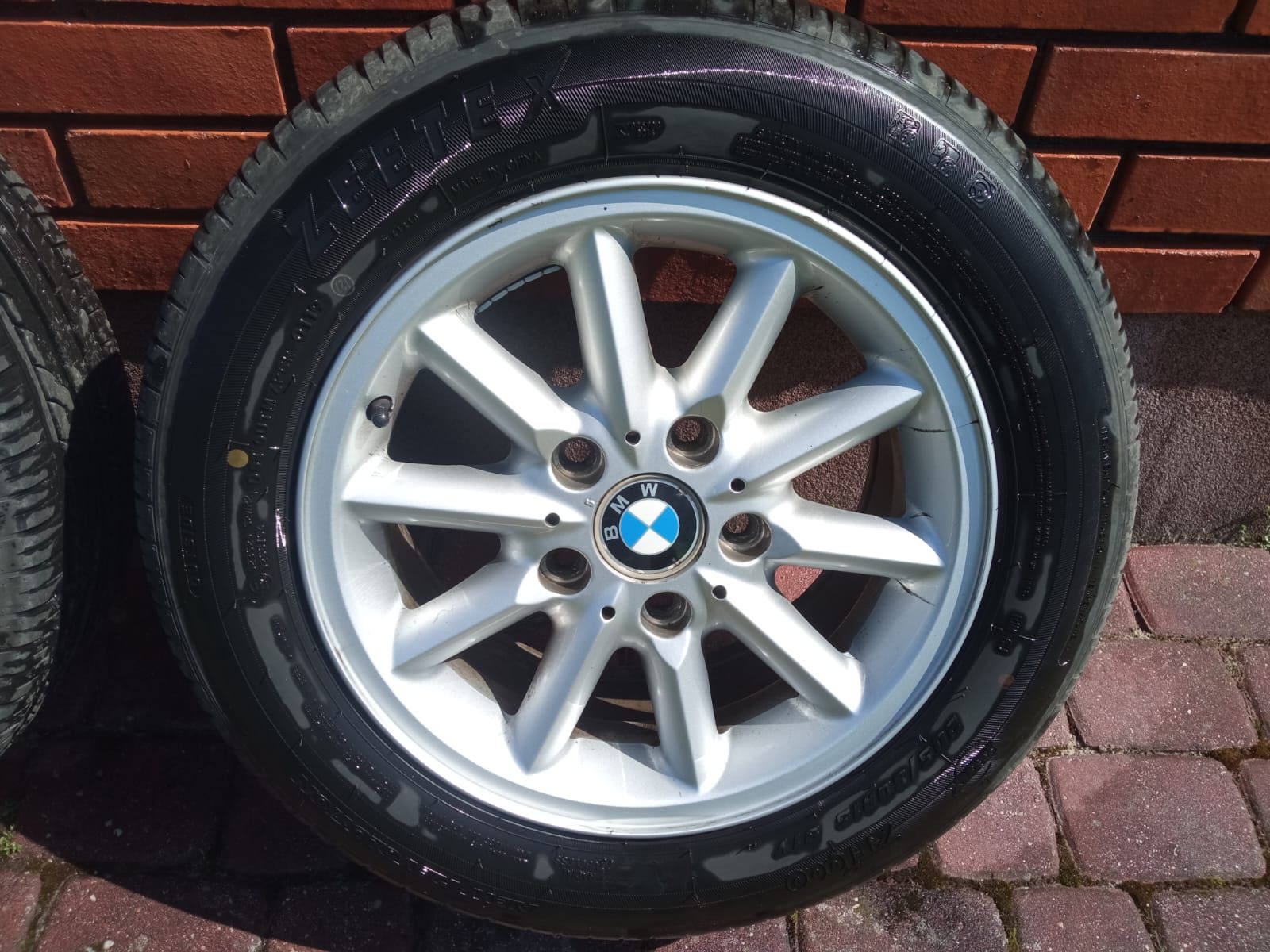 Felgi 15" z oponami letnimi Zeetex ZT1000 mało jeżdzone
