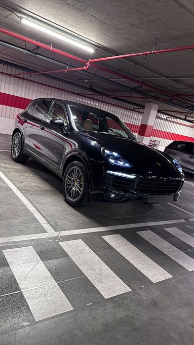 Porsche Cayenne S E-Hybrid