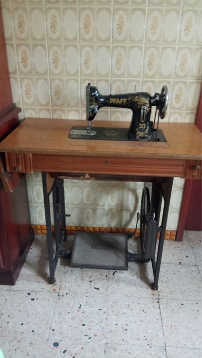 Máquina de Costura Antiga PFAFF 30 – de Coleção