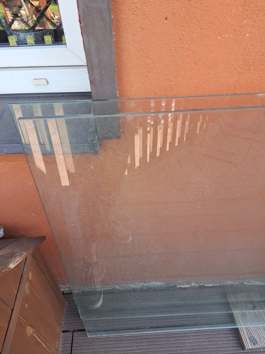 Szklane balustrady