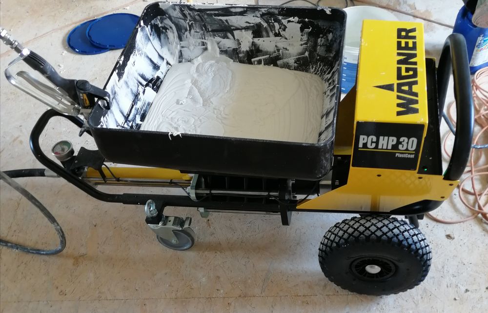 Gładzie natryskowe szpachlowanie