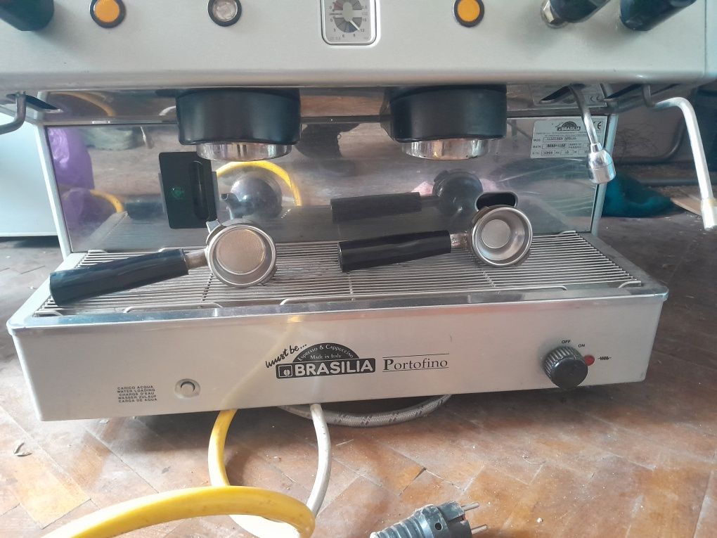 Кавомашина,професійний апарат для приготування кави Brasilia Portofino