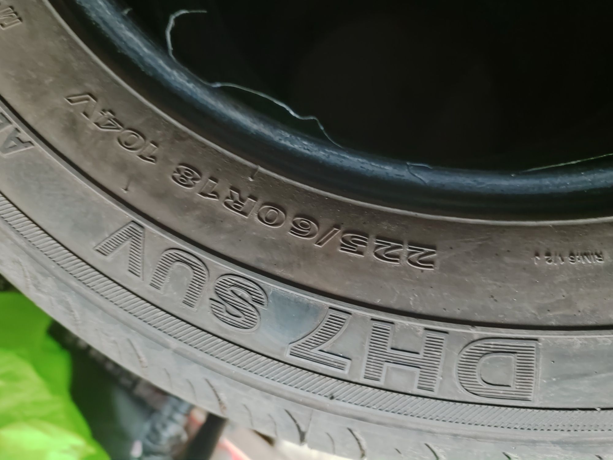 Sprzedam opony Delinte 225/60R18 całoroczne bardzo dobre 7 mm