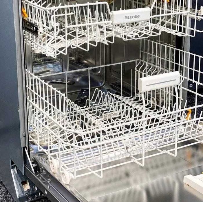 Вбудована посудомийна машина Miele G 4970 SCVi посудомоечная