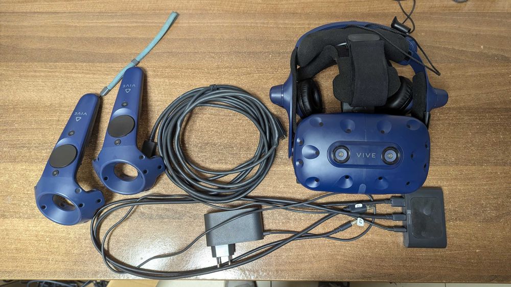 VR шолом HTC Vive Pro