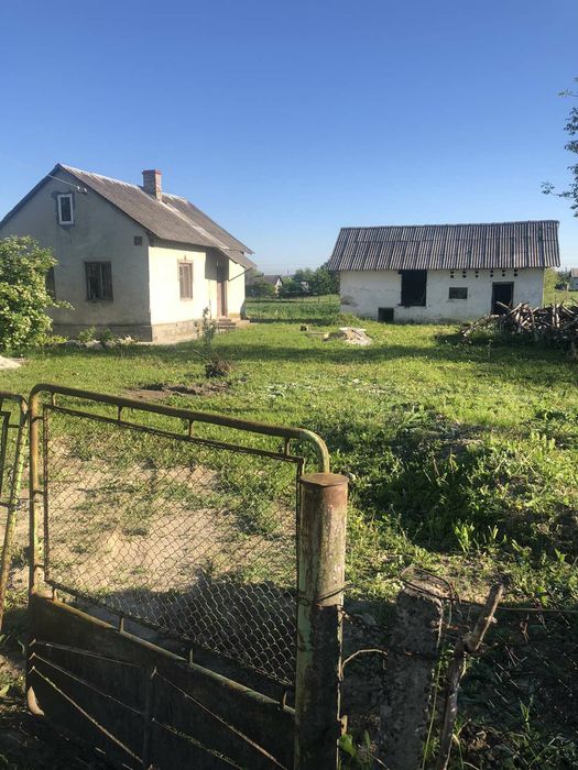 Будинок в селі з земельною ділянкою( с.Підгайчики Золочівський район)