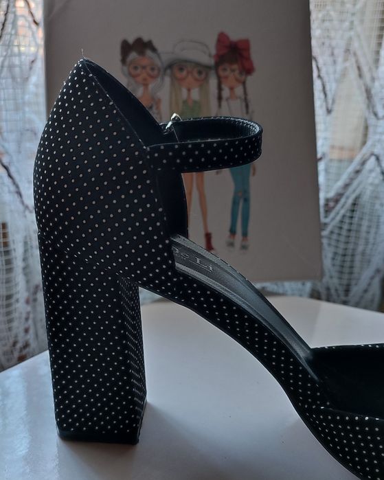 Босоножки женские, туфли