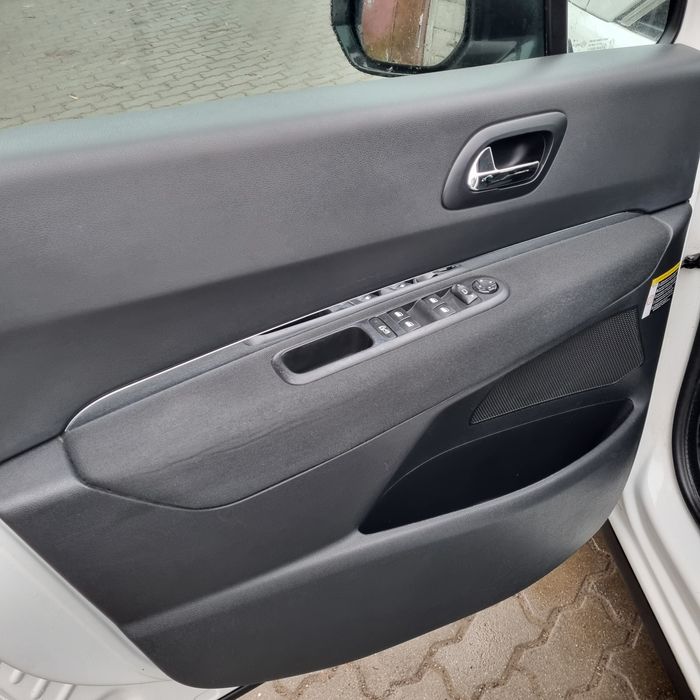 Пежо 3008 рік 2014  мотор 1.6 HDI