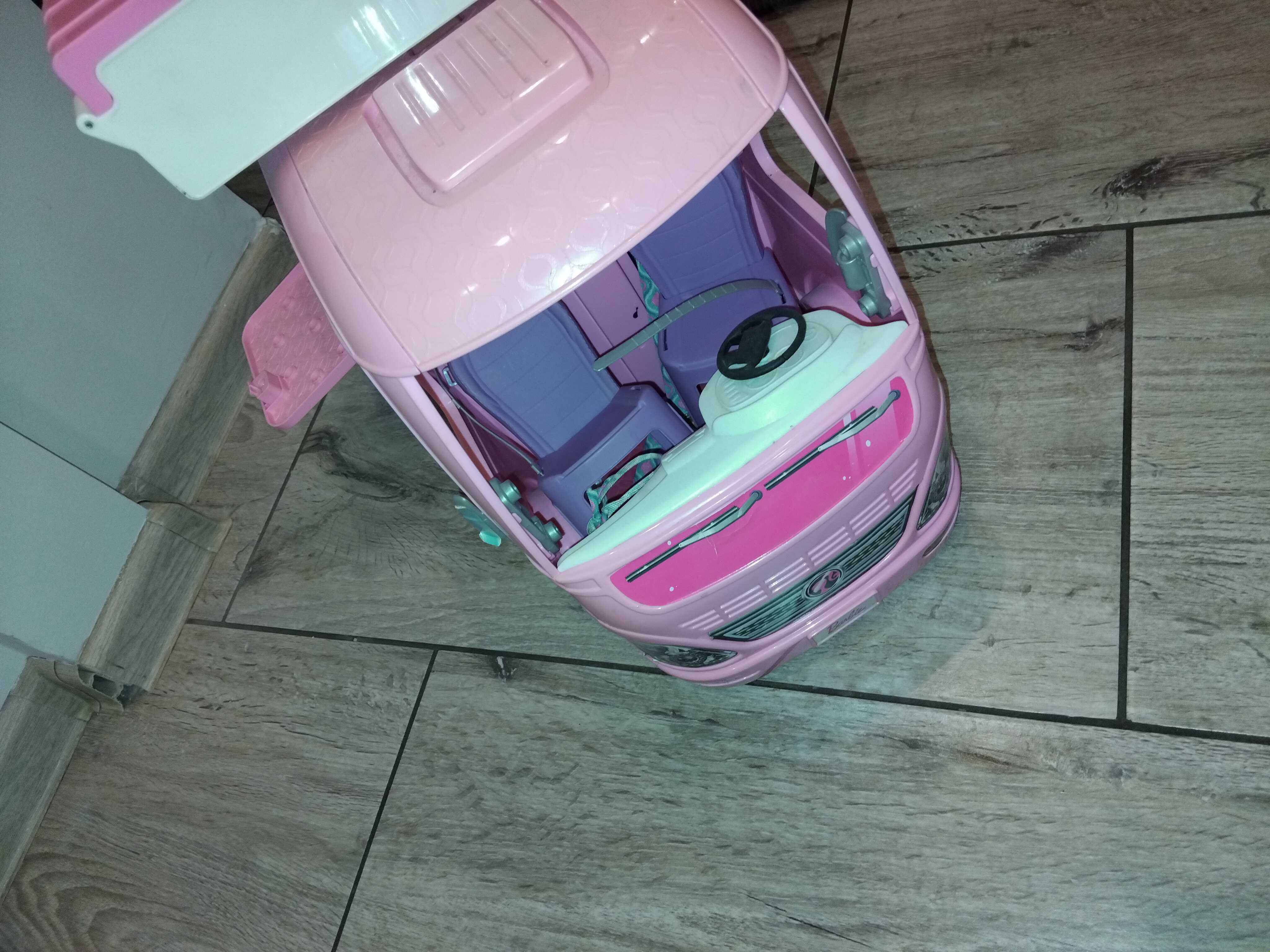 Kamper Barbie plus szafa dla lalek