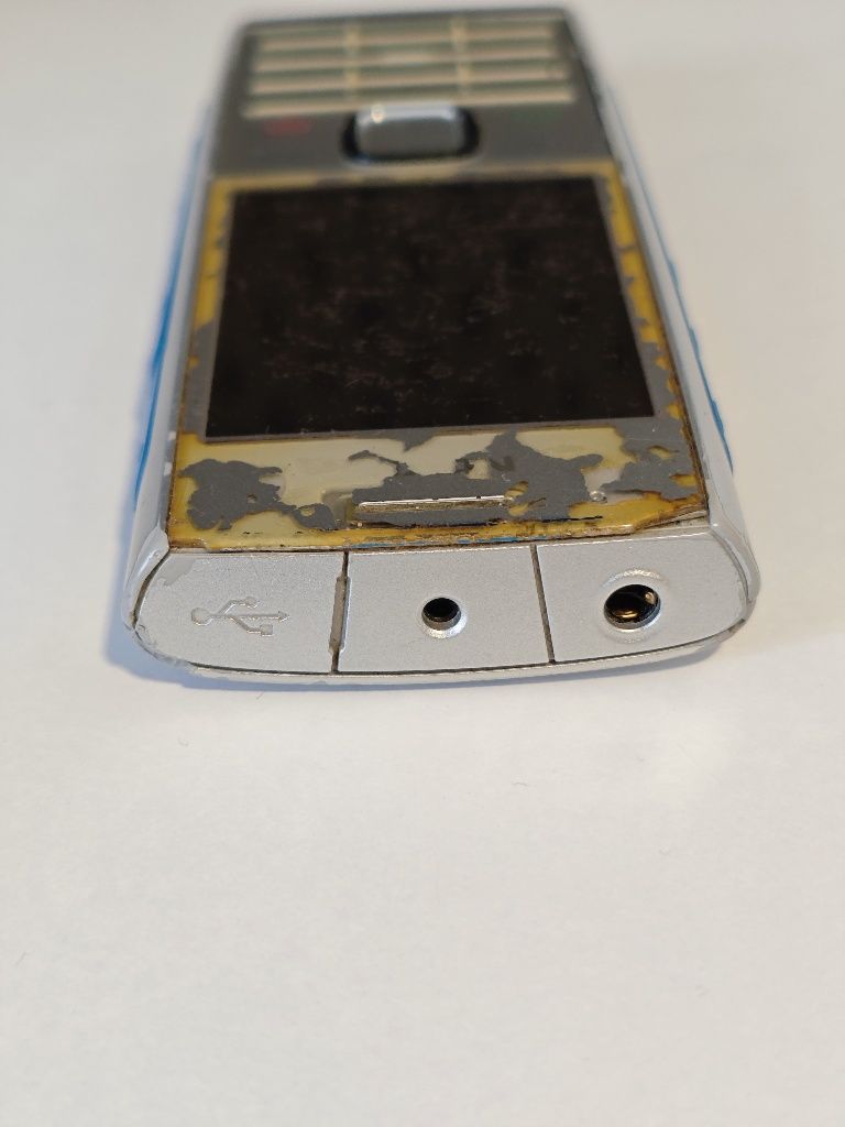 Nokia X2-00 telefon i ładowarka