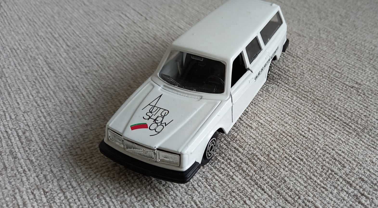 VOLVO 264 (Station wagon) – Miniatura – Norev