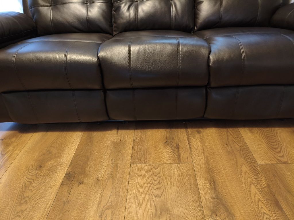 sofa z rozkładanym podnóżkiem. Jak Nowa !