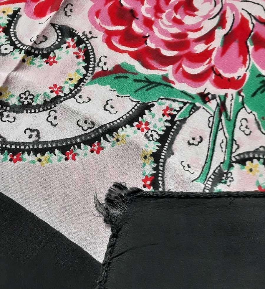 Jedwab 100% kwiaty czerwone róż szara apaszka jedwabna chustka szal