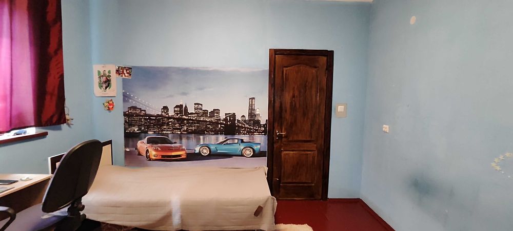 Новий двоповерховий цегляний будинок.4 кімнати.Гараж.10 соток землі