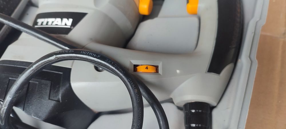 Потужний перфоратор 1500 ватт TITAN з Англії