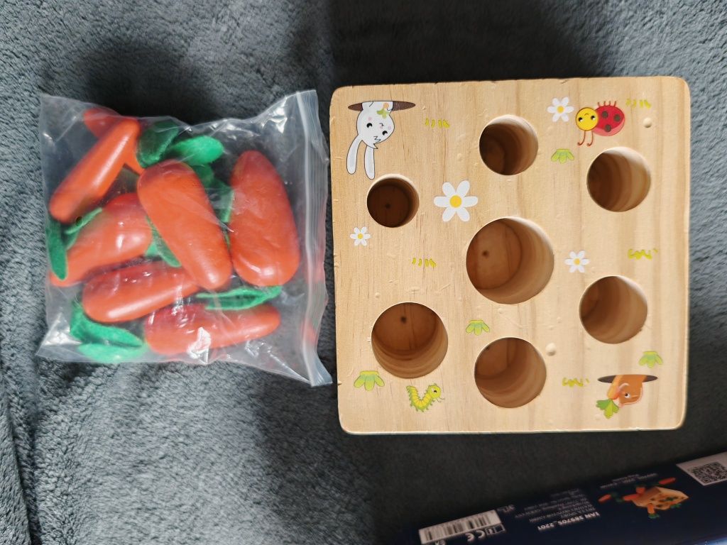 Marchewki Montessori carrot peg game