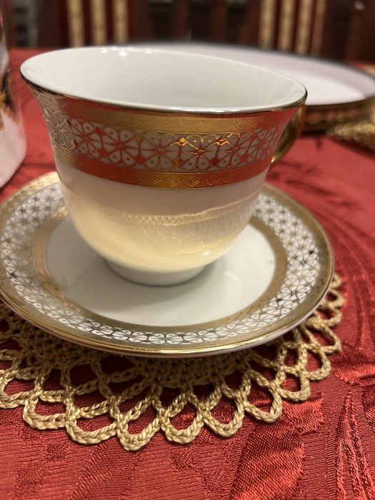 Nowy zestaw eleganckich porcelanowych filiżanek