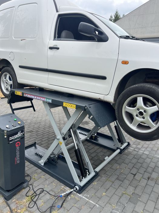 Podnośik nożycowy  MOBILNY  3,5 tony wysoki mobilny italy 3 lata gwar.